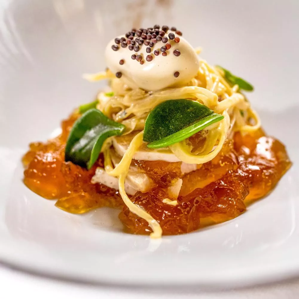 Pierre Gagnaire signature dishes Chair Do Tourteau Au Yuzu Vert Shiso Vert
Crispy Bread with Pure Sea Salt Souffleed Bread with Cuttlefish
Ravioles d'algues Sauvages Du Croisic Palourdes